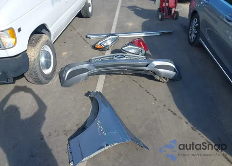 2016 Mercedes-Benz C 300 4Matic z USA, uszkodzony, nr VIN 55SWF4KBXGU127301